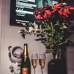 Suite Craz'In Love Room, Jacuzzi, Cinema, Parking, Camargue Lägenhet Beaucaire (Gard)
