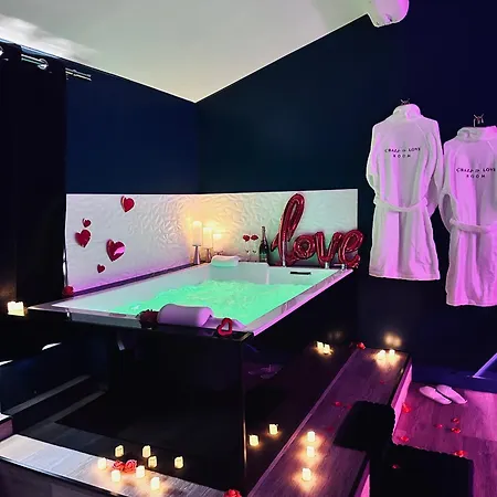 Craz'in Room, Jacuzzi, Cinema, Climatisation, Parking *