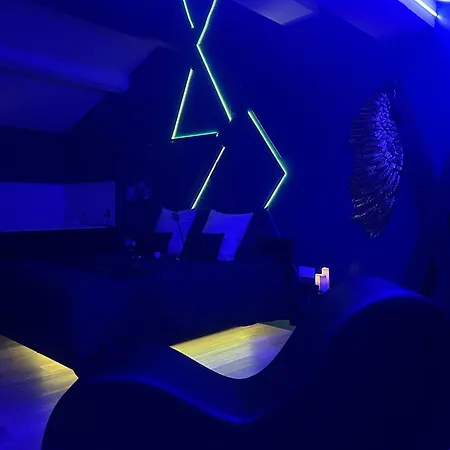 Craz'in Room, Jacuzzi, Cinéma, Parking, Camargue * Beaucaire (Gard)
