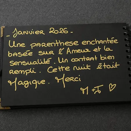 Craz'in Room, Jacuzzi, Cinéma, Parking, Camargue *