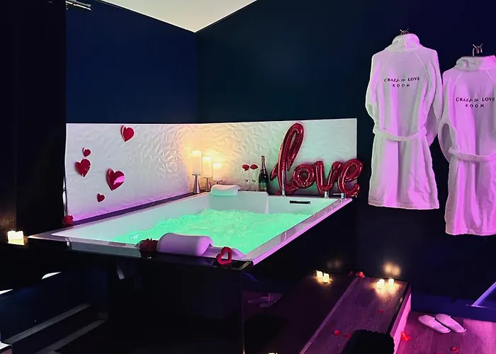 Craz'in Room, Jacuzzi, Cinema, Camargue *